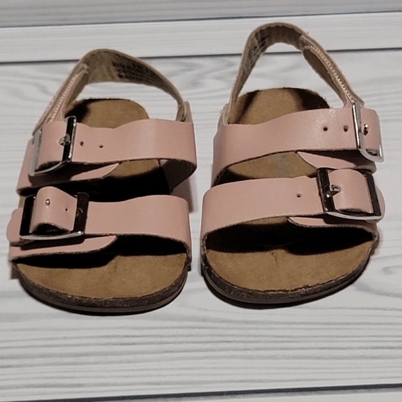 0-3M Old Navy, NWOT, cream beige sandals. - Picture 4 of 6